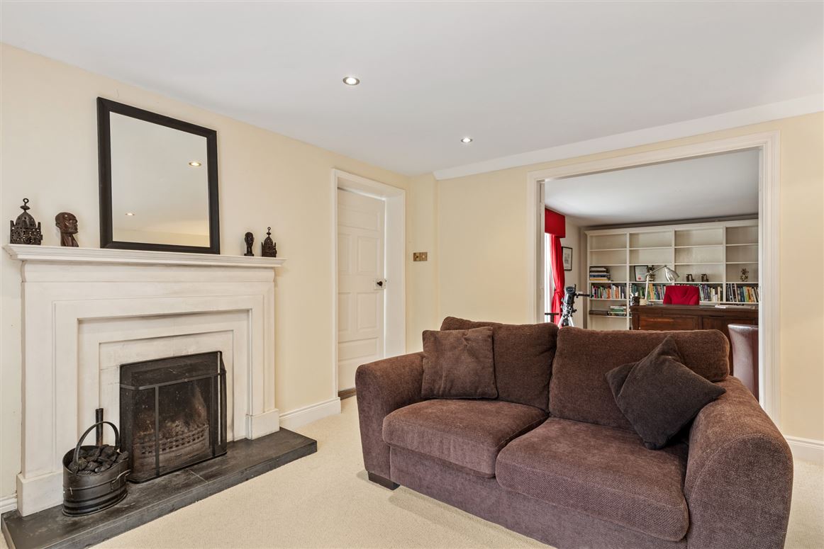Regency Residence For Sale: Rathduff House, Muine Bheag, Co. Carlow Regency Residence For Sale: Rathduff House, Muine Bheag, Co. Carlow