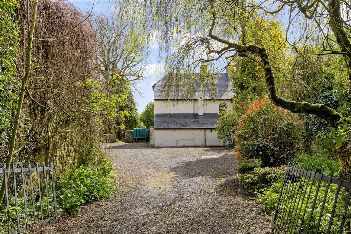 Regency Residence For Sale: Rathduff House, Muine Bheag, Co. Carlow Regency Residence For Sale: Rathduff House, Muine Bheag, Co. Carlow