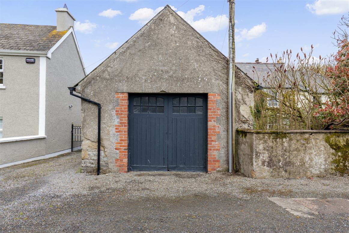 Regency Residence For Sale: Rathduff House, Muine Bheag, Co. Carlow Regency Residence For Sale: Rathduff House, Muine Bheag, Co. Carlow