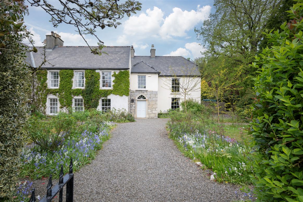 Regency Residence For Sale: Rathduff House, Muine Bheag, Co. Carlow Regency Residence For Sale: Rathduff House, Muine Bheag, Co. Carlow