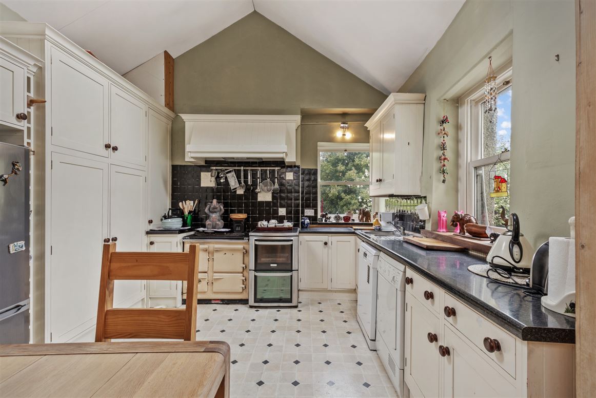 Period Home For Sale: St Catherines, Regent Street, Bagenalstown, Co. Carlow Period Home For Sale: St Catherines, Regent Street, Bagenalstown, Co. Carlow