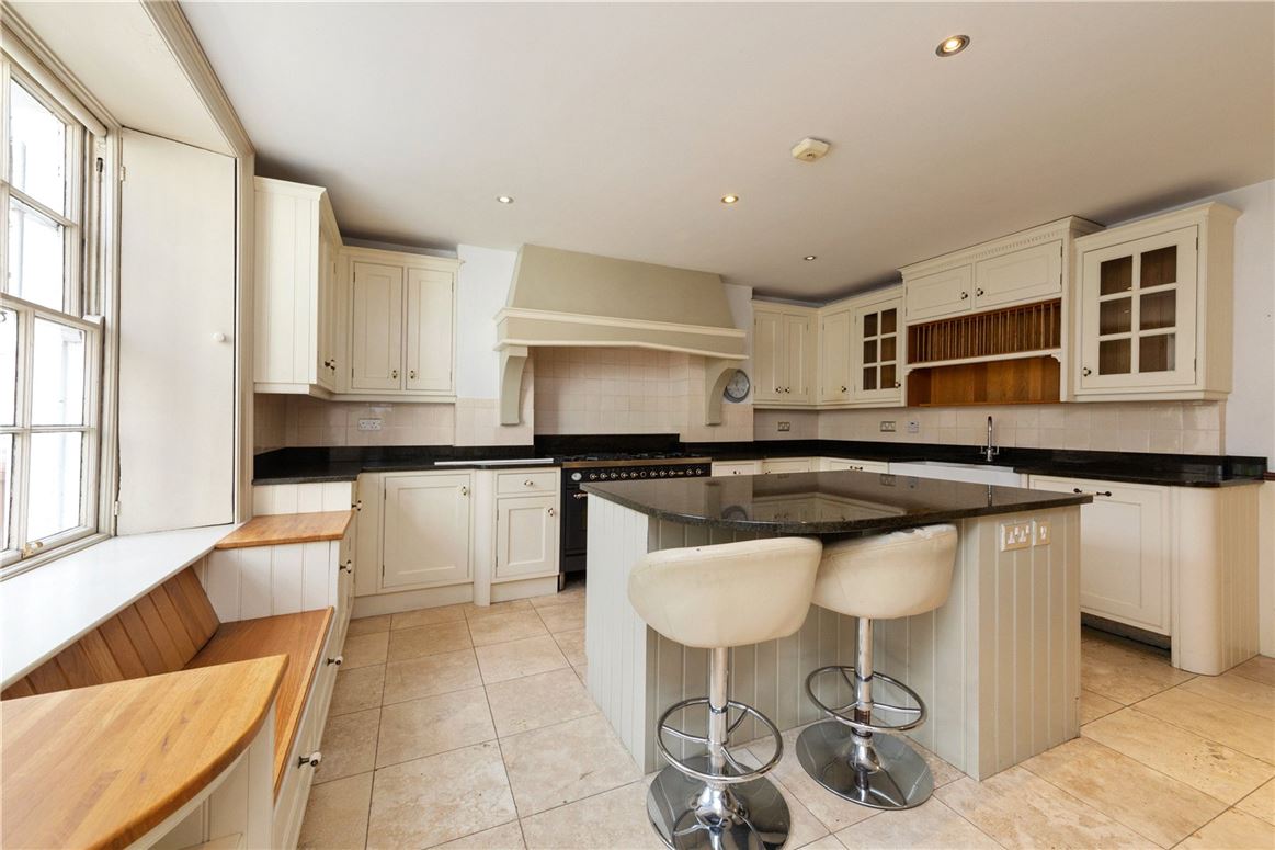 Victorian Mid-Terrace Home For Sale: 43 Waterloo Road, Ballsbridge, Dublin 4 Victorian Mid-Terrace Home For Sale: 43 Waterloo Road, Ballsbridge, Dublin 4