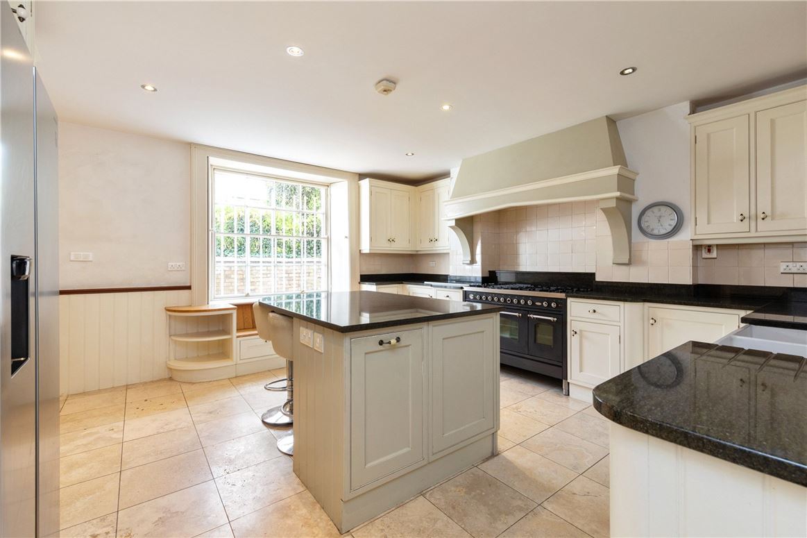 Victorian Mid-Terrace Home For Sale: 43 Waterloo Road, Ballsbridge, Dublin 4 Victorian Mid-Terrace Home For Sale: 43 Waterloo Road, Ballsbridge, Dublin 4