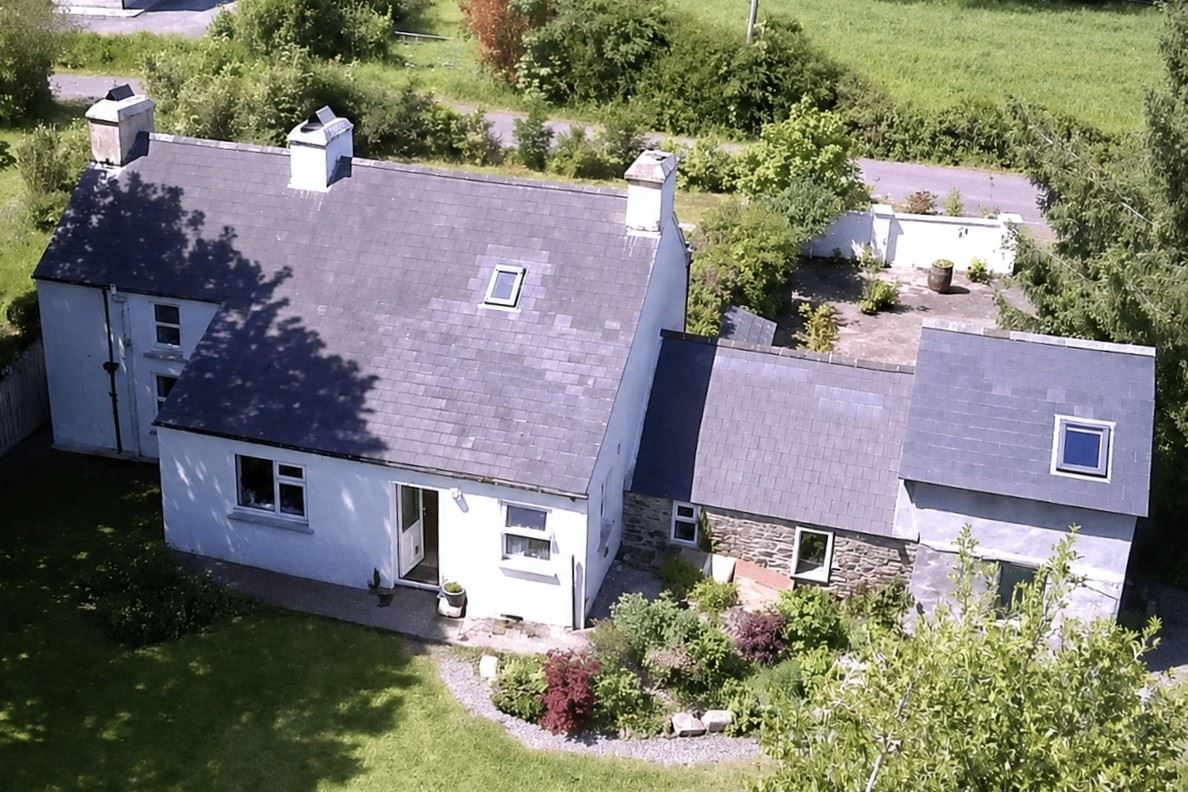 Farmhouse For Sale: Blue Hill Farmhouse, Lettergorman, Dunmanway, Co. Cork Farmhouse For Sale: Blue Hill Farmhouse, Lettergorman, Dunmanway, Co. Cork