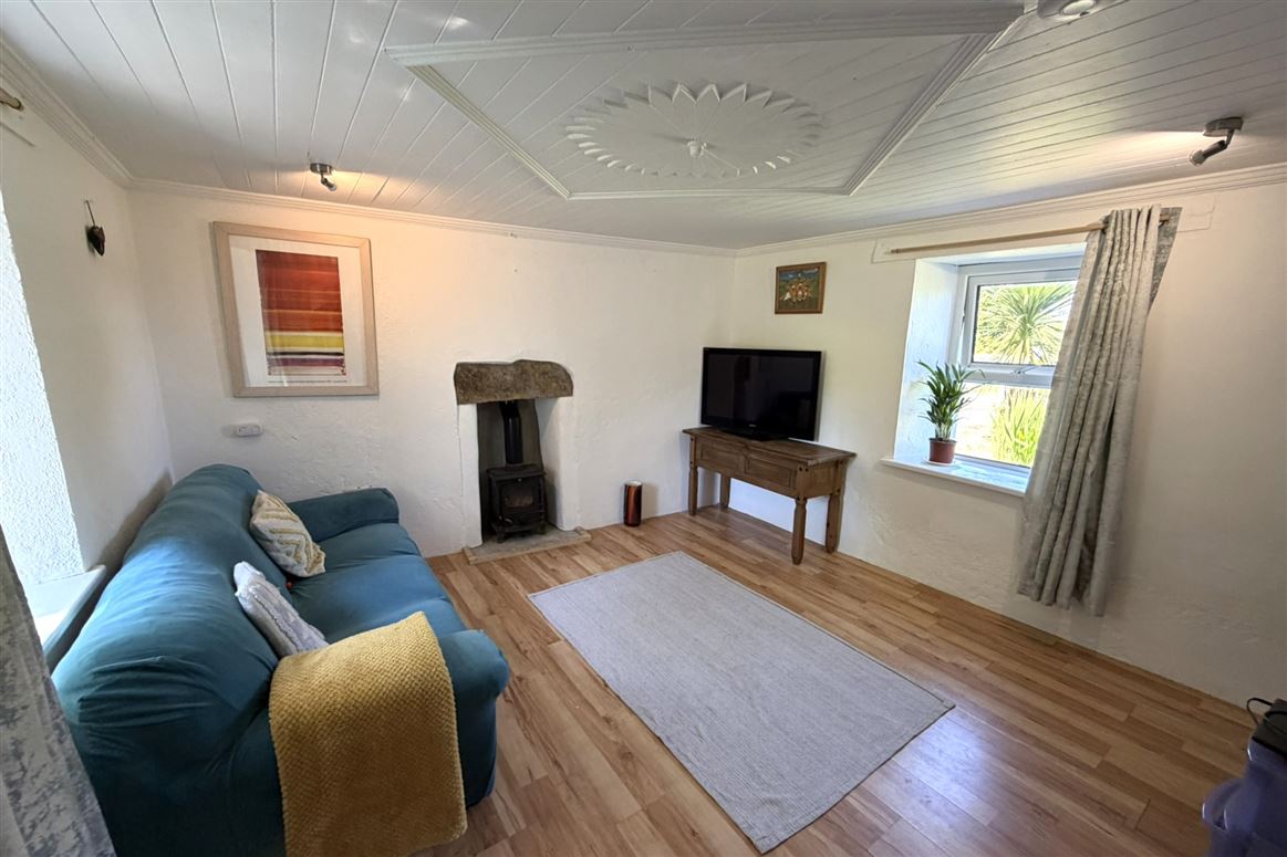 Farmhouse For Sale: Blue Hill Farmhouse, Lettergorman, Dunmanway, Co. Cork Farmhouse For Sale: Blue Hill Farmhouse, Lettergorman, Dunmanway, Co. Cork