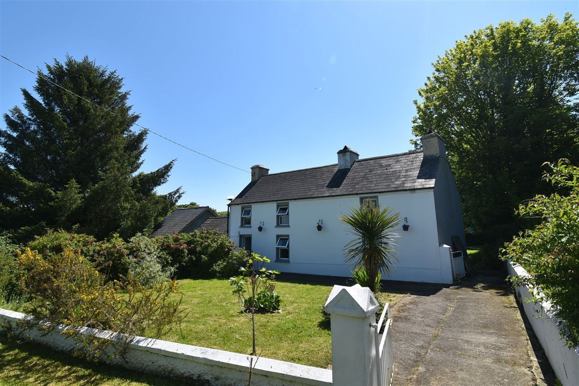 Farmhouse For Sale: Blue Hill Farmhouse, Lettergorman, Dunmanway, Co. Cork Farmhouse For Sale: Blue Hill Farmhouse, Lettergorman, Dunmanway, Co. Cork