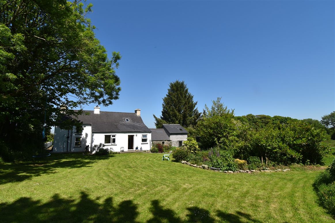 Farmhouse For Sale: Blue Hill Farmhouse, Lettergorman, Dunmanway, Co. Cork Farmhouse For Sale: Blue Hill Farmhouse, Lettergorman, Dunmanway, Co. Cork