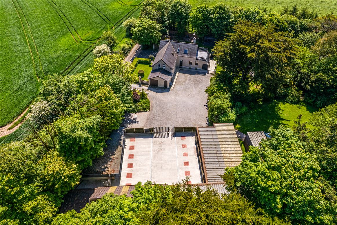 Period Residence For Sale: Dun Ard, Meeleen, Knockraha, Co. Cork Period Residence For Sale: Dun Ard, Meeleen, Knockraha, Co. Cork