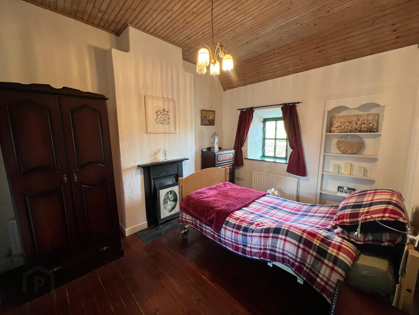 Thatched Cottage For Sale: Leo’s Cottage, 39 Low Road, Killeavy, Co. Armagh Thatched Cottage For Sale: Leo’s Cottage, 39 Low Road, Killeavy, Co. Armagh
