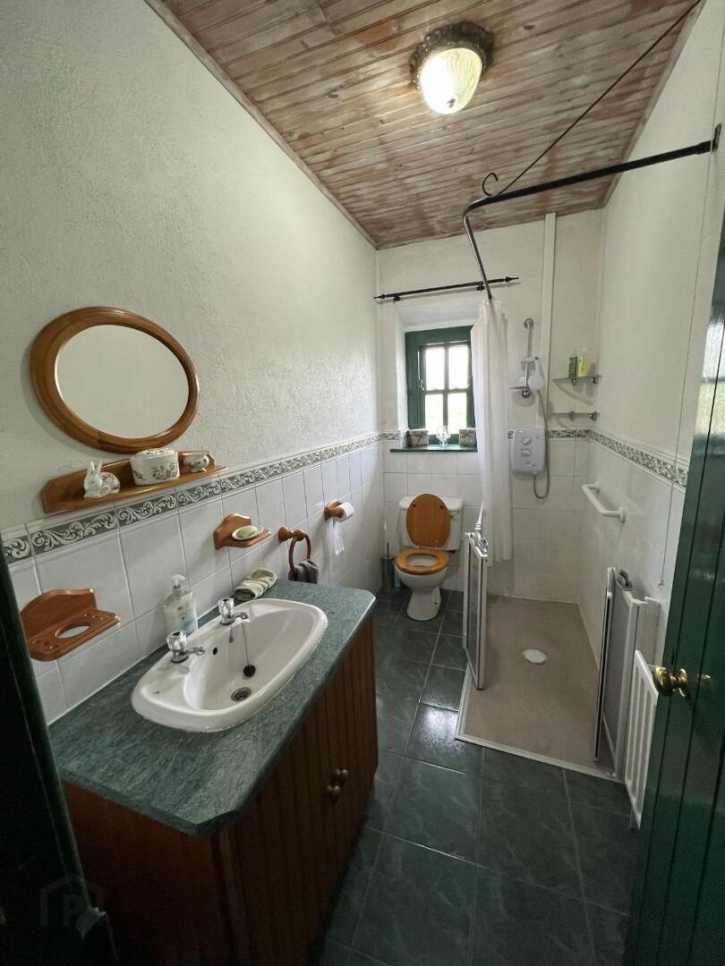 Thatched Cottage For Sale: Leo’s Cottage, 39 Low Road, Killeavy, Co. Armagh Thatched Cottage For Sale: Leo’s Cottage, 39 Low Road, Killeavy, Co. Armagh