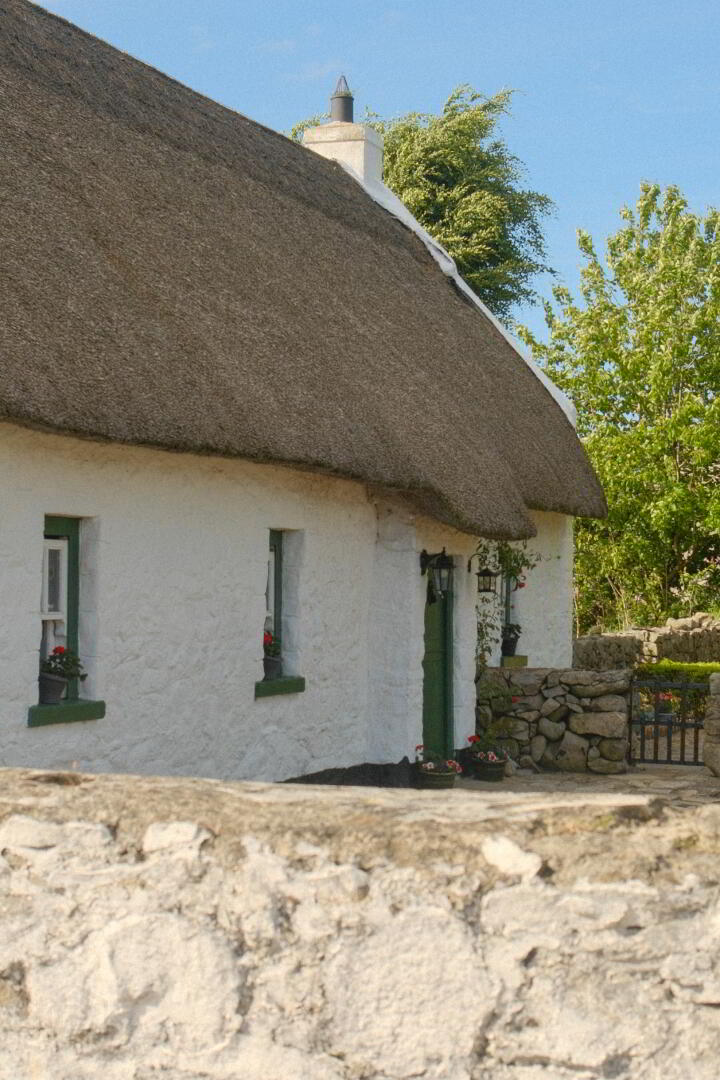Thatched Cottage For Sale: Leo’s Cottage, 39 Low Road, Killeavy, Co. Armagh Thatched Cottage For Sale: Leo’s Cottage, 39 Low Road, Killeavy, Co. Armagh