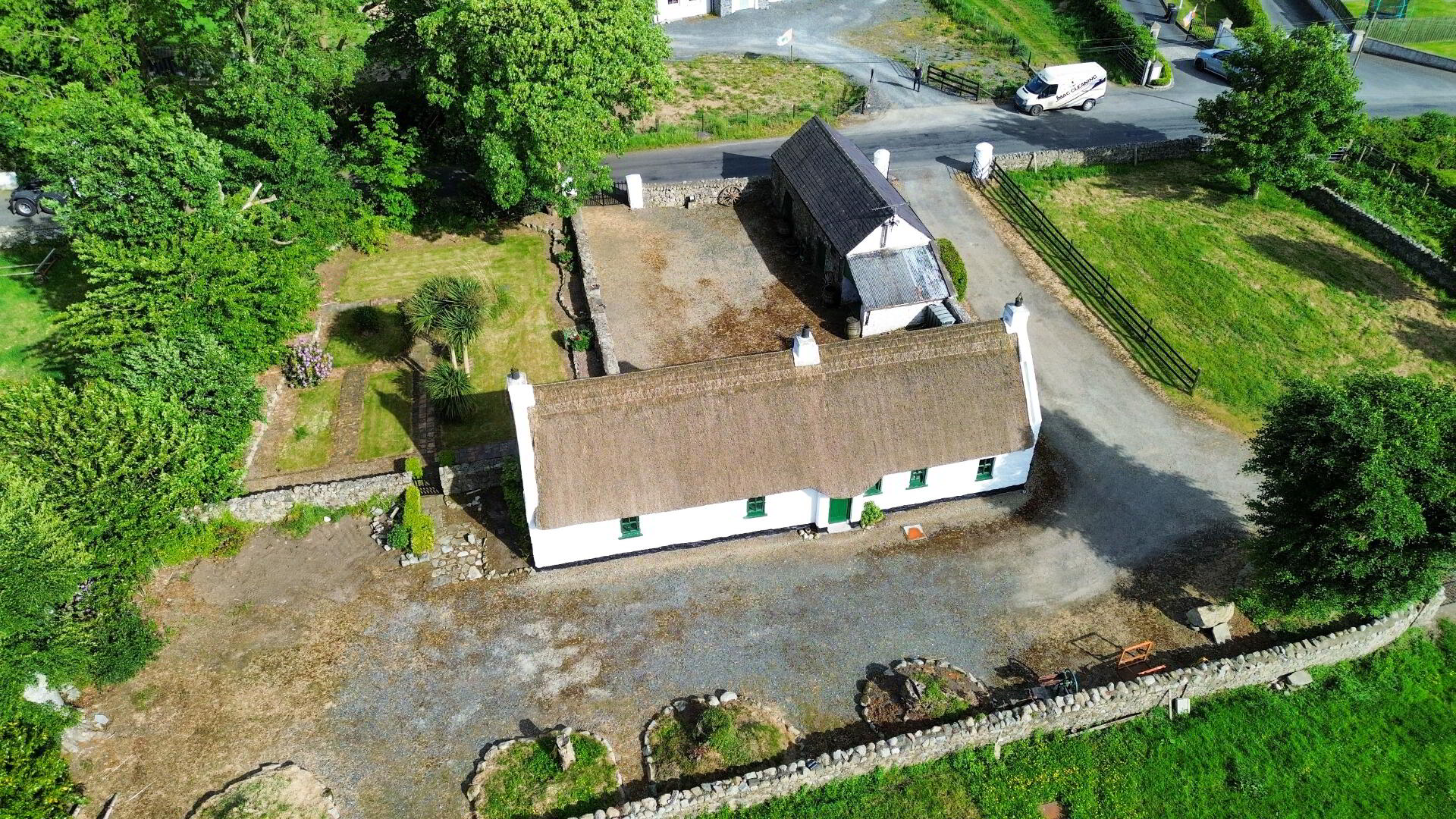 Thatched Cottage For Sale: Leo’s Cottage, 39 Low Road, Killeavy, Co. Armagh Thatched Cottage For Sale: Leo’s Cottage, 39 Low Road, Killeavy, Co. Armagh