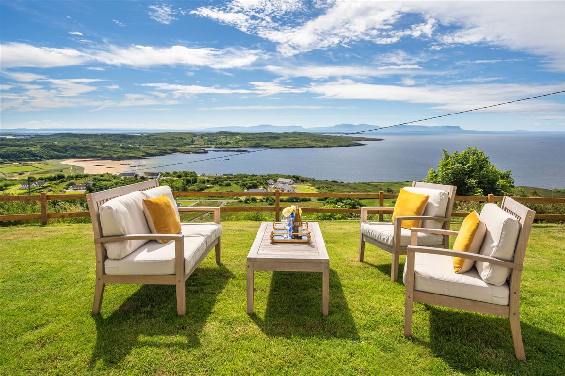 Thatched Cottage For Sale: Bumblebee Cottage, Largysillagh, Killybegs, Co. Donegal