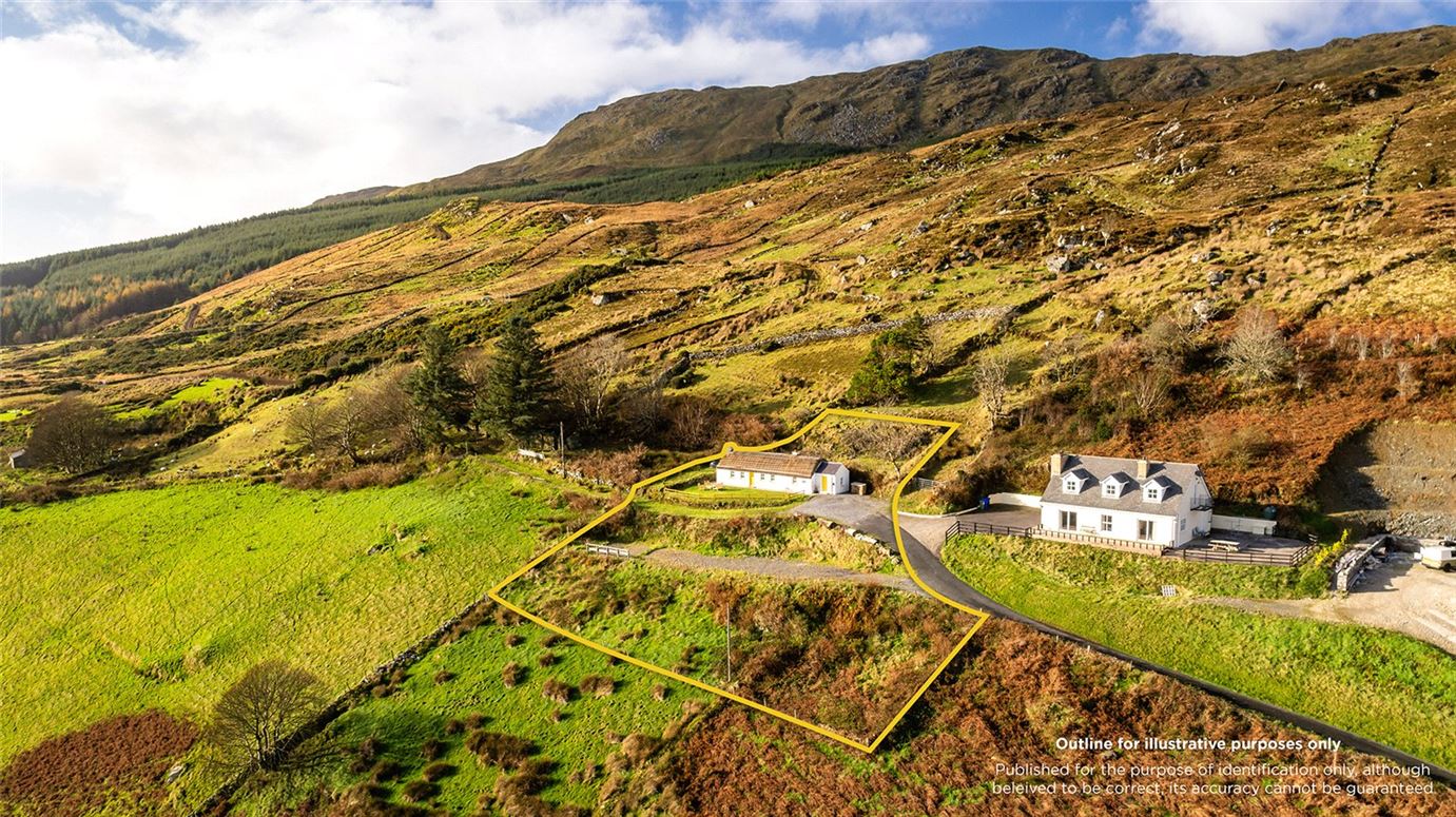 Thatched Cottage For Sale: Bumblebee Cottage, Largysillagh, Killybegs, Co. Donegal