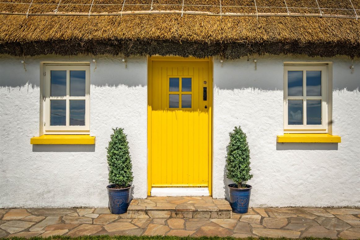 Thatched Cottage For Sale: Bumblebee Cottage, Largysillagh, Killybegs, Co. Donegal