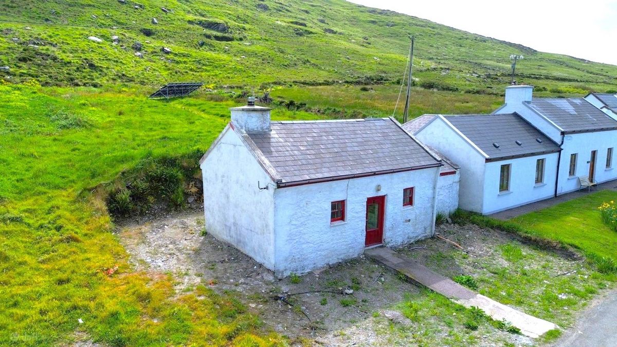 Stone Cottage For Sale: Chaplin Cottage, Dohilla, Valentia Island, Co. Kerry