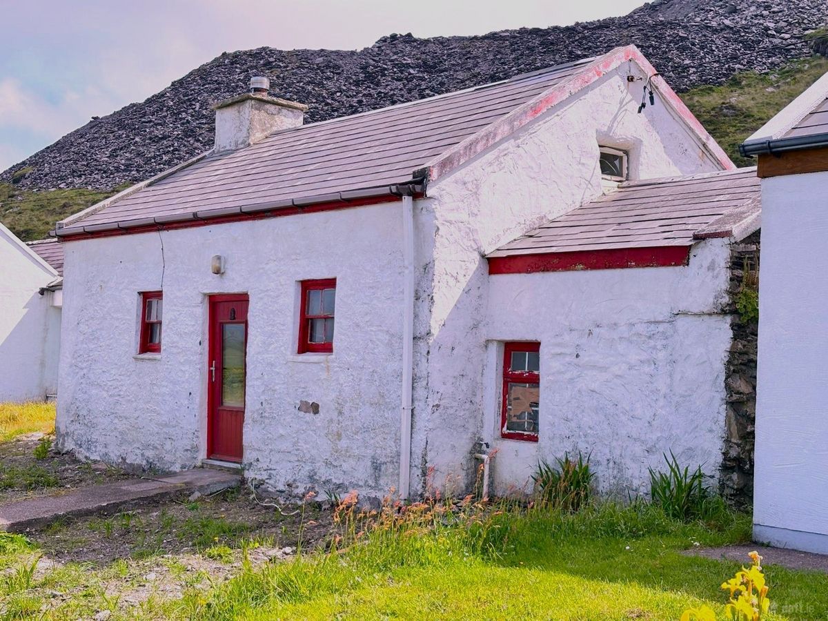 Stone Cottage For Sale: Chaplin Cottage, Dohilla, Valentia Island, Co. Kerry