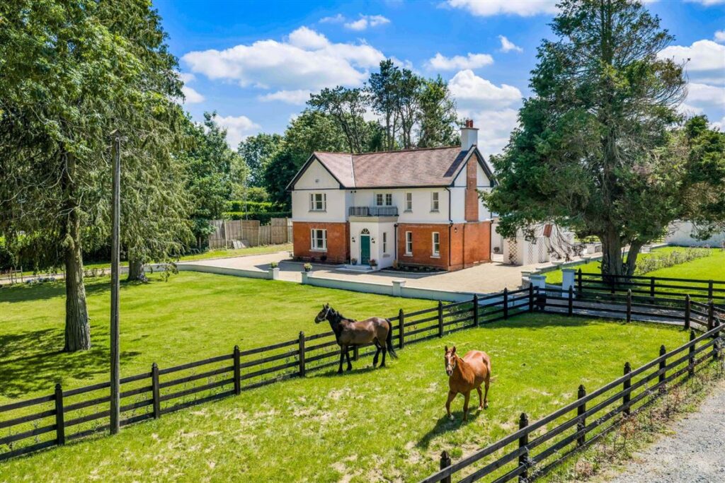 Cherryfield Lodge, Ballysax, Curragh, Co. Kildare, R56 W954