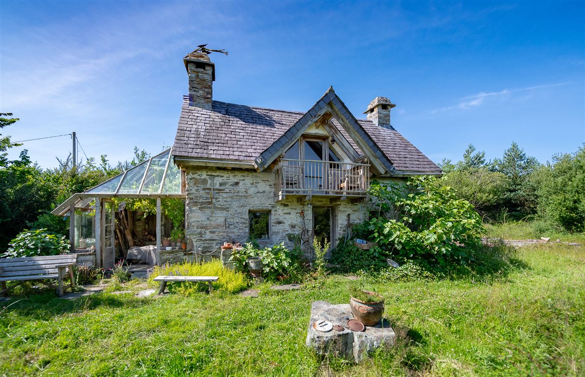 Unique Cottage For Sale: Spyglass Hill, Loughaunacreen, Kilmakillouge, Kenmare, Co. Kerry