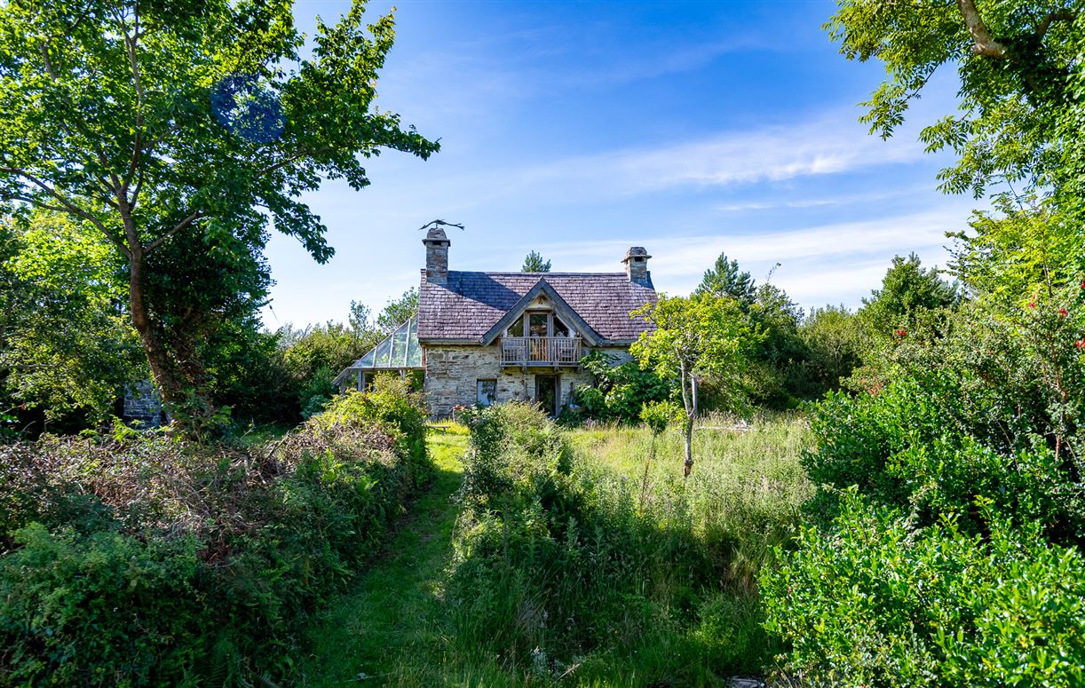 Unique Cottage For Sale: Spyglass Hill, Loughaunacreen, Kilmakillouge, Kenmare, Co. Kerry