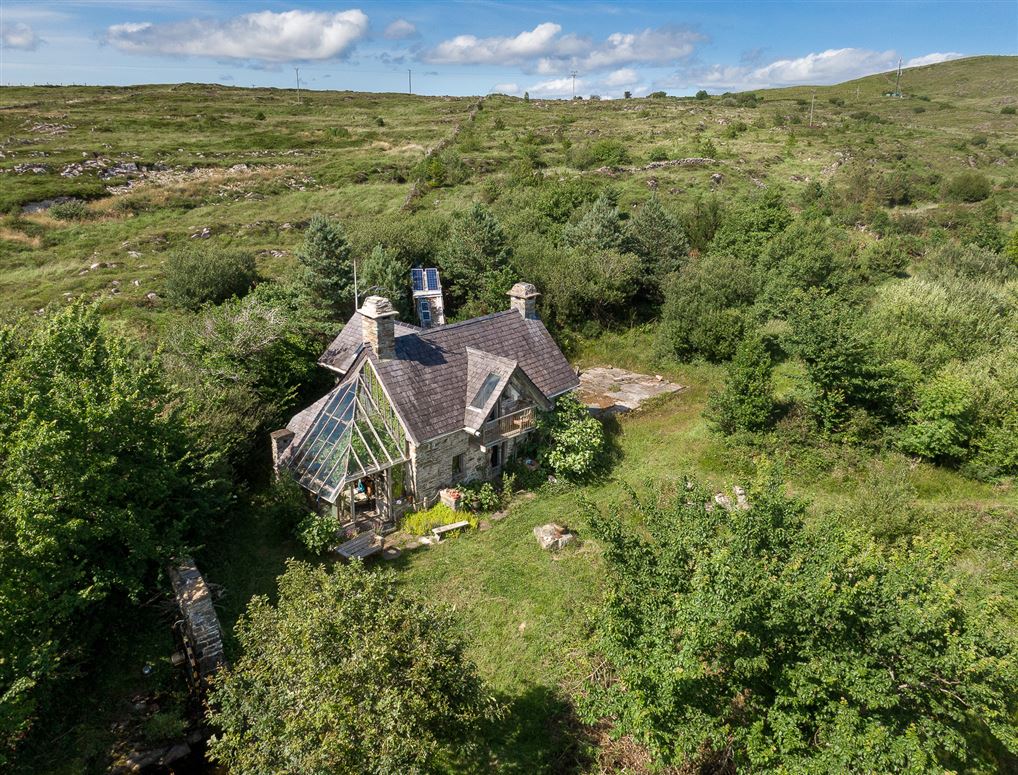 Unique Cottage For Sale: Spyglass Hill, Loughaunacreen, Kilmakillouge, Kenmare, Co. Kerry