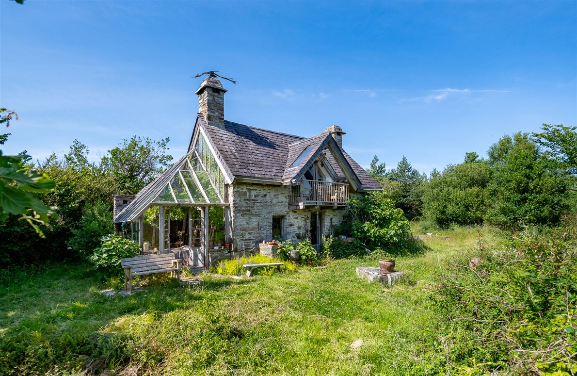 Unique Cottage For Sale: Spyglass Hill, Loughaunacreen, Kilmakillouge, Kenmare, Co. Kerry