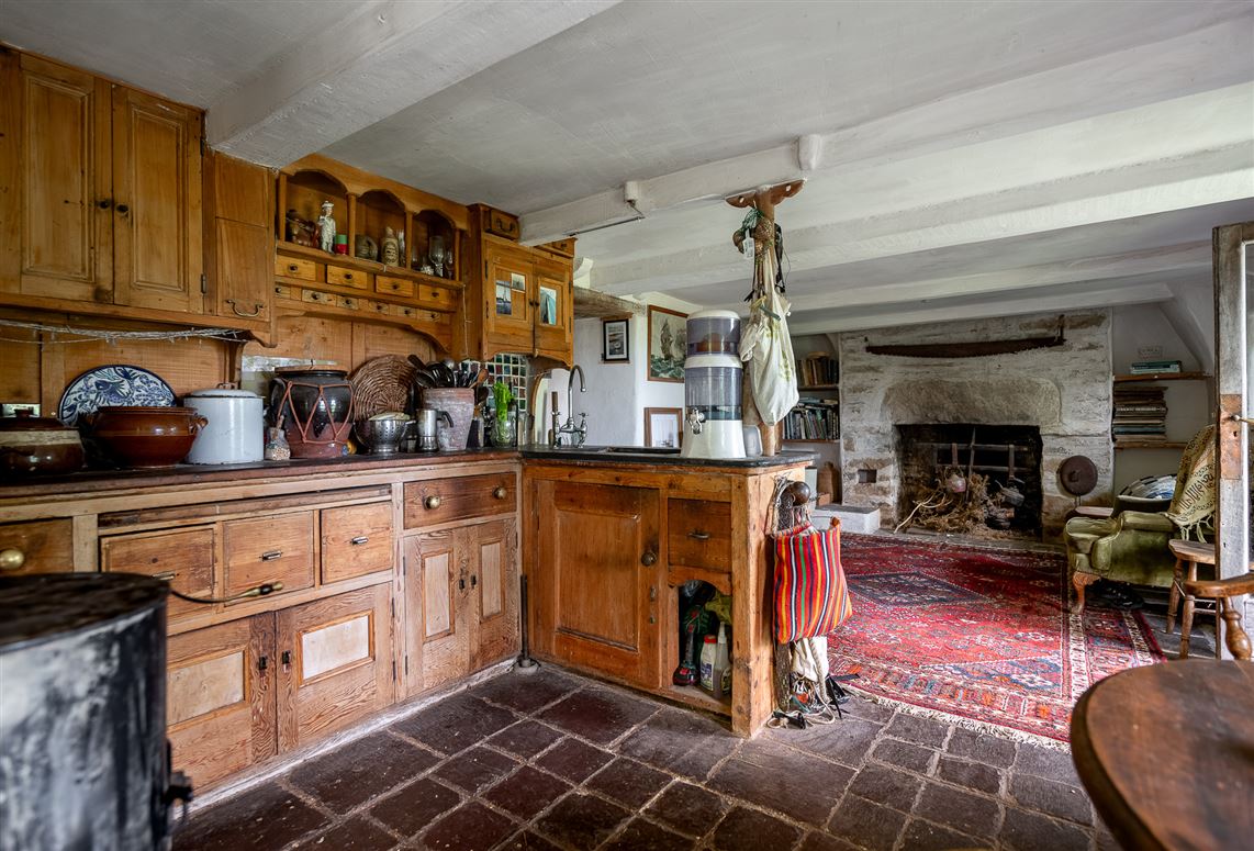 Unique Cottage For Sale: Spyglass Hill, Loughaunacreen, Kilmakillouge, Kenmare, Co. Kerry