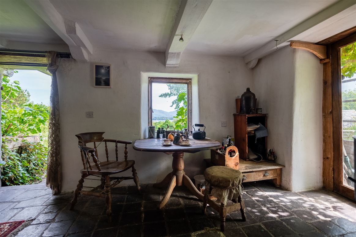 Unique Cottage For Sale: Spyglass Hill, Loughaunacreen, Kilmakillouge, Kenmare, Co. Kerry