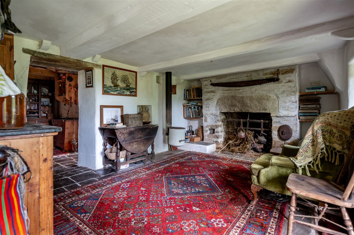 Unique Cottage For Sale: Spyglass Hill, Loughaunacreen, Kilmakillouge, Kenmare, Co. Kerry