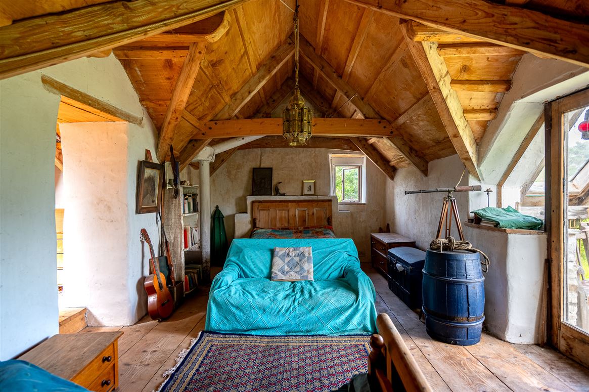 Unique Cottage For Sale: Spyglass Hill, Loughaunacreen, Kilmakillouge, Kenmare, Co. Kerry