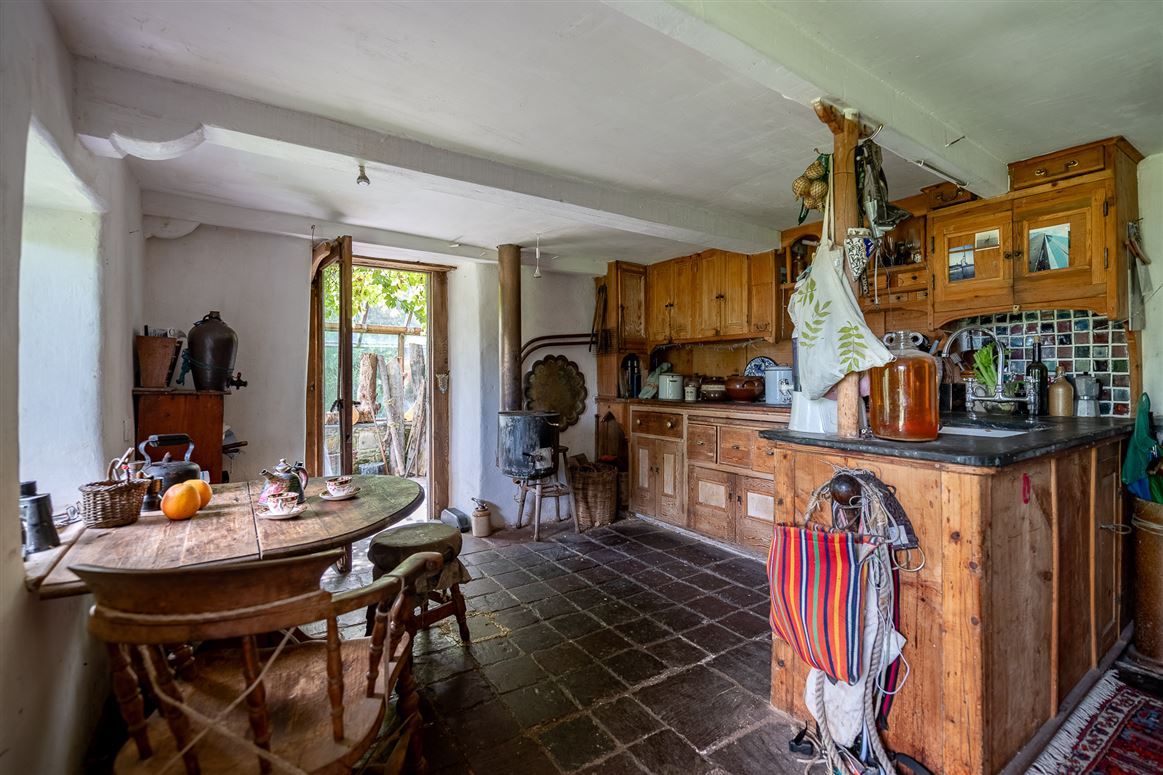 Unique Cottage For Sale: Spyglass Hill, Loughaunacreen, Kilmakillouge, Kenmare, Co. Kerry