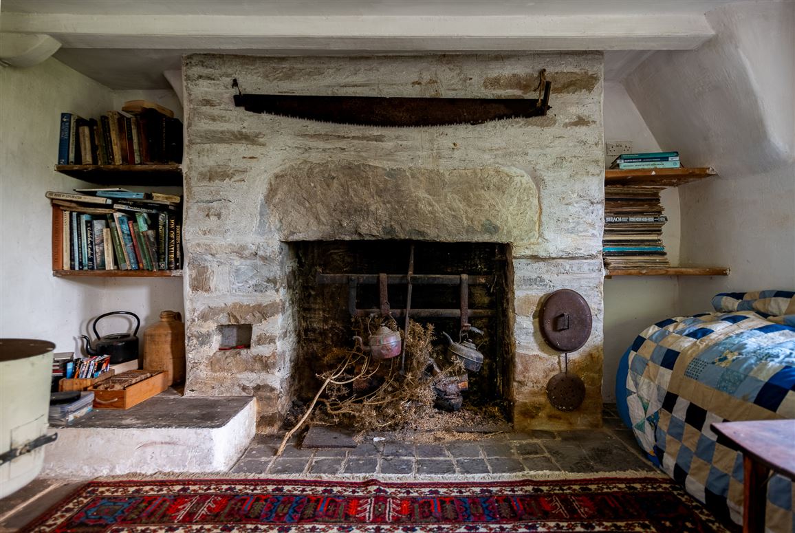 Unique Cottage For Sale: Spyglass Hill, Loughaunacreen, Kilmakillouge, Kenmare, Co. Kerry