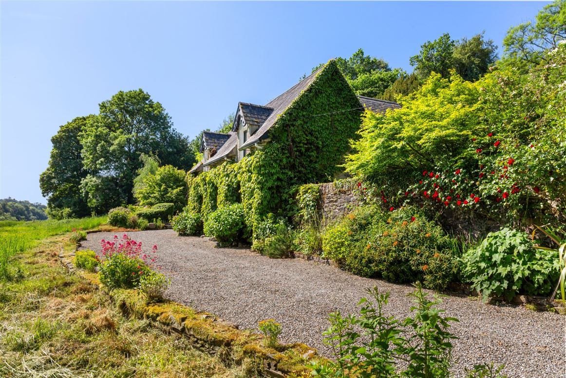 Riverside Retreat For Sale: Teddington Cottage, Woodstock, Inistioge, Co. Kilkenny