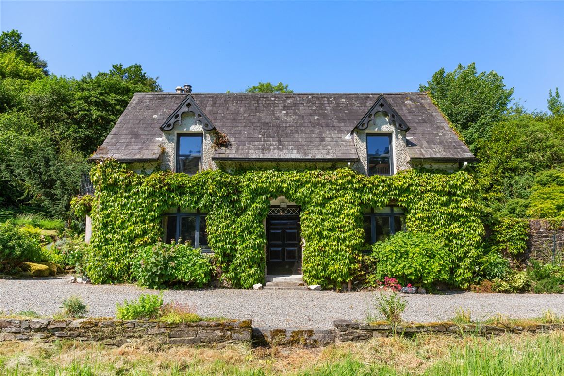 Riverside Retreat For Sale: Teddington Cottage, Woodstock, Inistioge, Co. Kilkenny