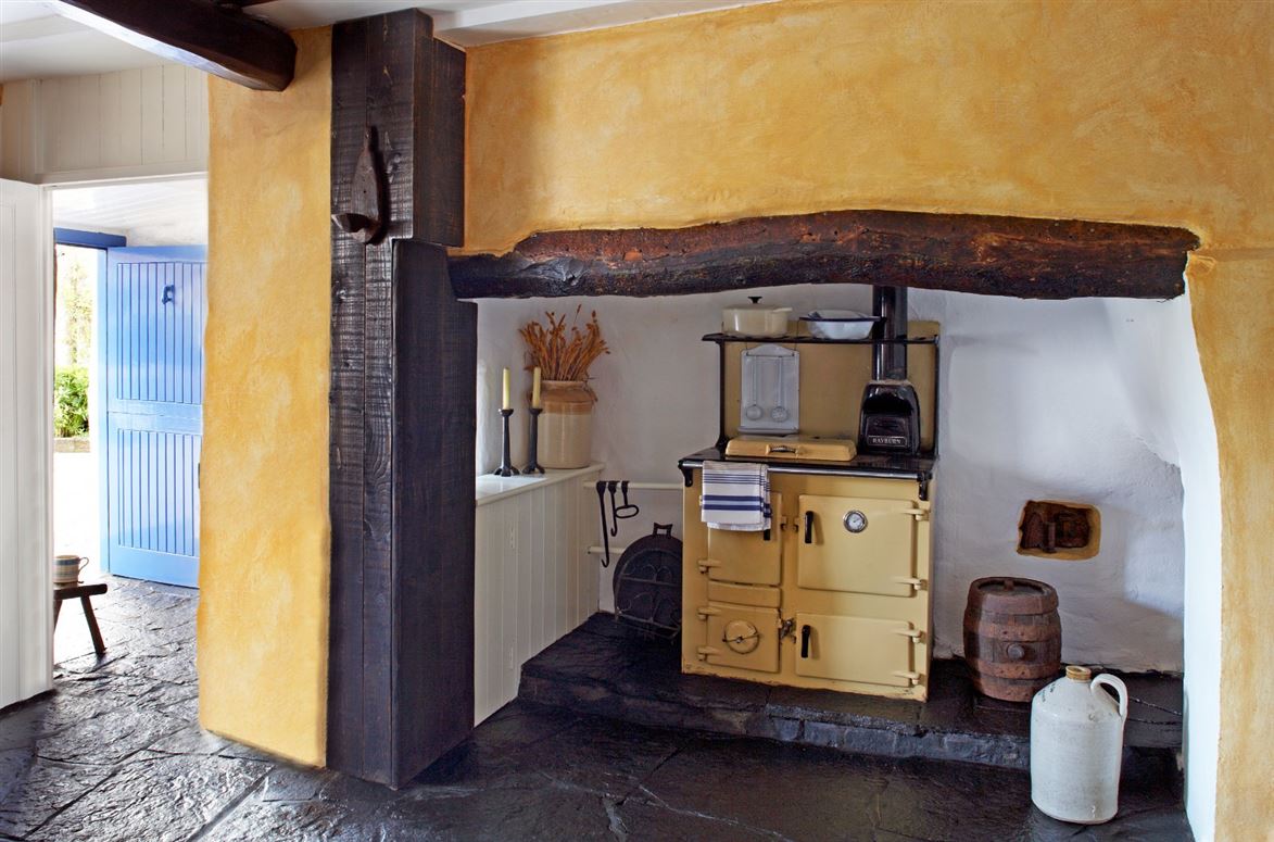 Restored Thatched Farmhouse For Sale: The Cottage, Newtown, Monasterboice, Co. Louth
