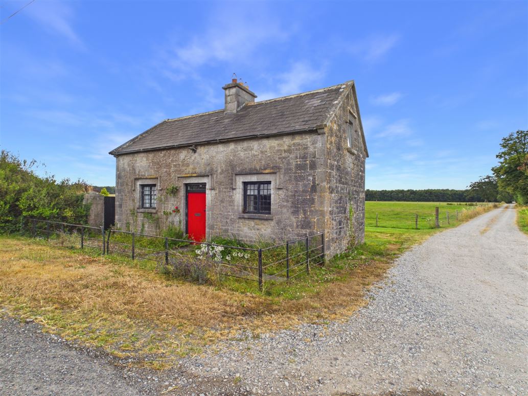 Former Gate Lodge For Sale: Back Lodge, Sopwell, Ballingarry, Co. Tipperary