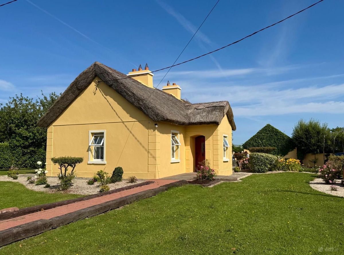 Historic Irish Thatched Cottage For Sale: Dalgan, Shrule, Bunnafollistran, Co. Mayo