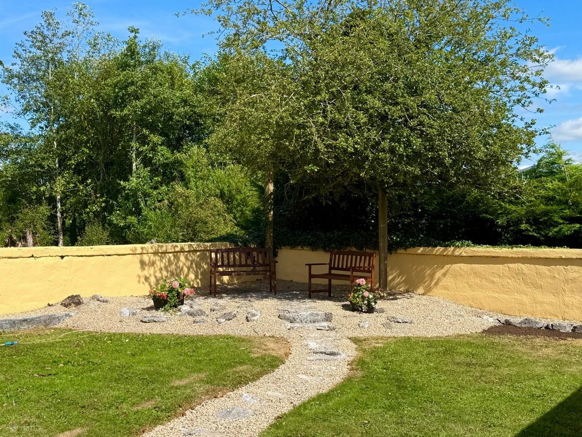 Historic Irish Thatched Cottage For Sale: Dalgan, Shrule, Bunnafollistran, Co. Mayo