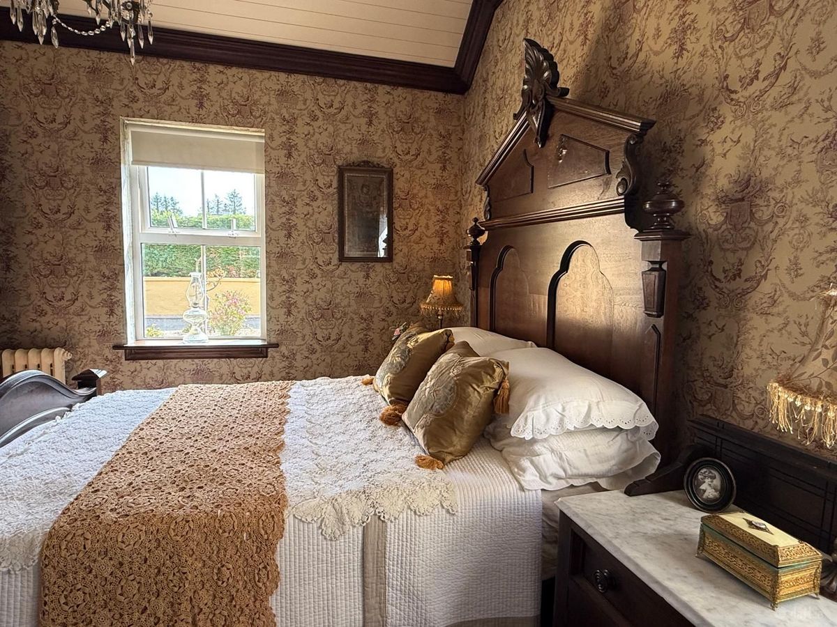 Historic Irish Thatched Cottage For Sale: Dalgan, Shrule, Bunnafollistran, Co. Mayo