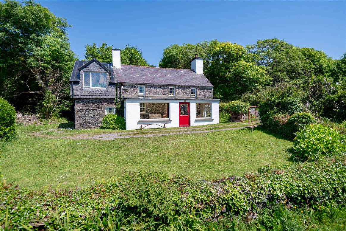 Coastal Cottage For Sale: John's House, Derrynane Beg, Caherdaniel, Co. Kerry
