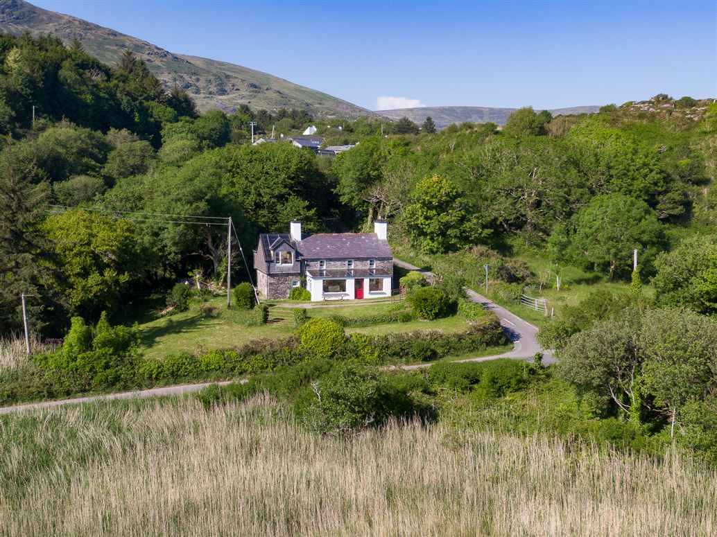 Coastal Cottage For Sale: John's House, Derrynane Beg, Caherdaniel, Co. Kerry
