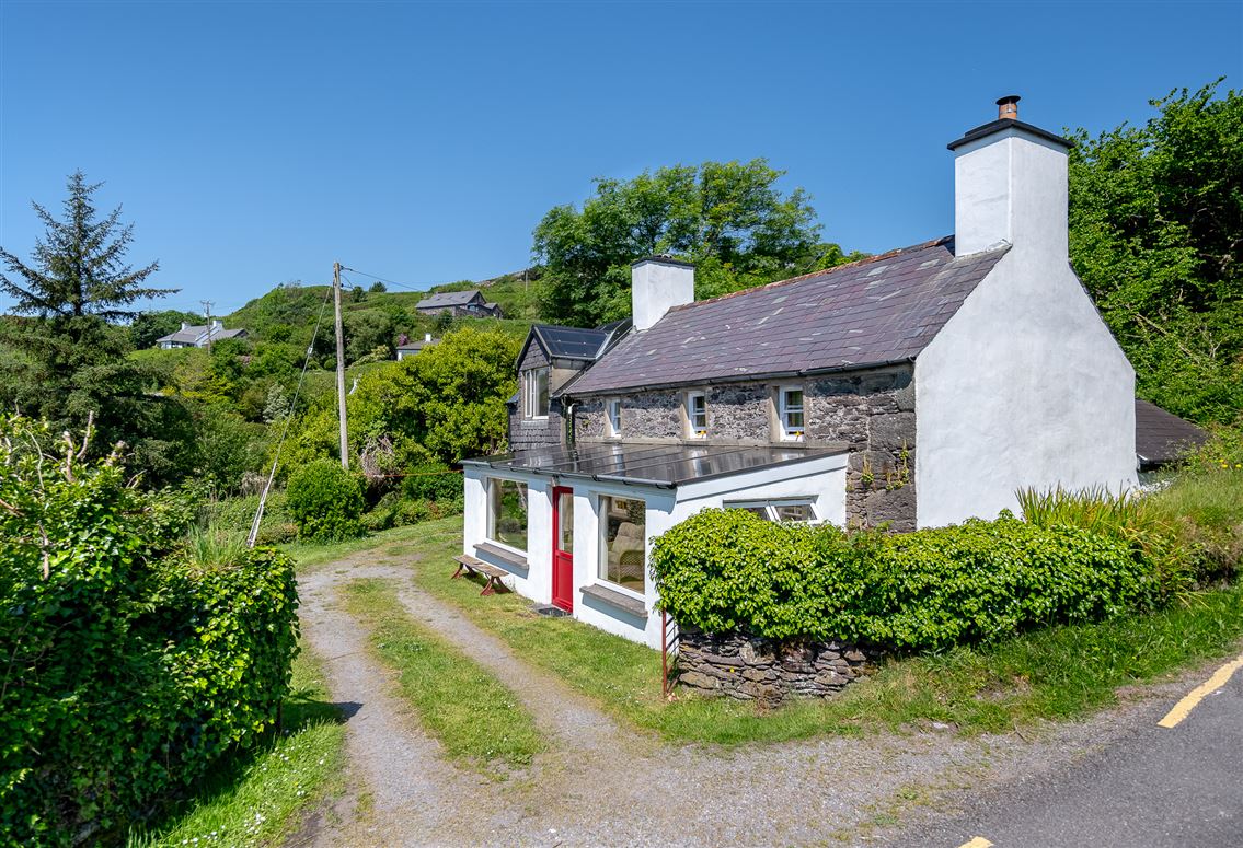 Coastal Cottage For Sale: John's House, Derrynane Beg, Caherdaniel, Co. Kerry