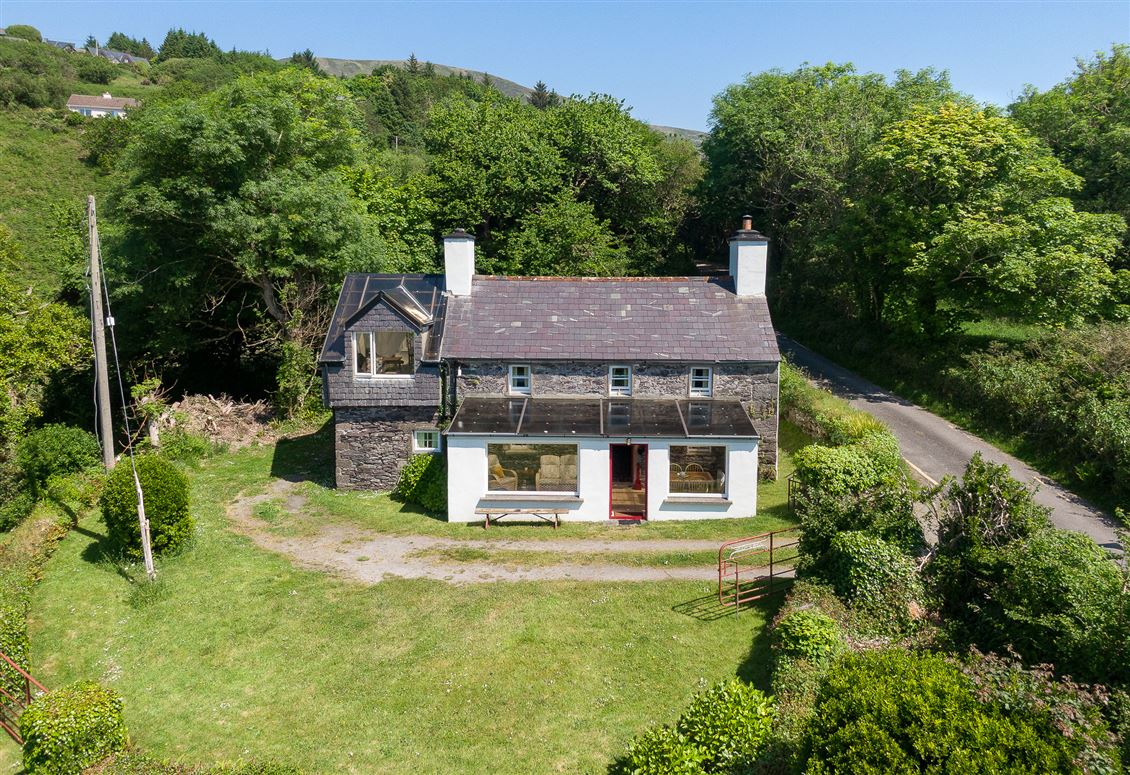 Coastal Cottage For Sale: John's House, Derrynane Beg, Caherdaniel, Co. Kerry