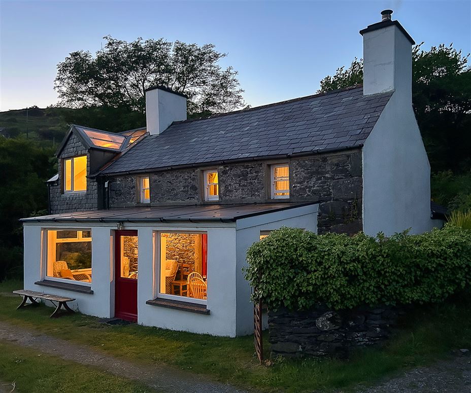 Coastal Cottage For Sale: John's House, Derrynane Beg, Caherdaniel, Co. Kerry