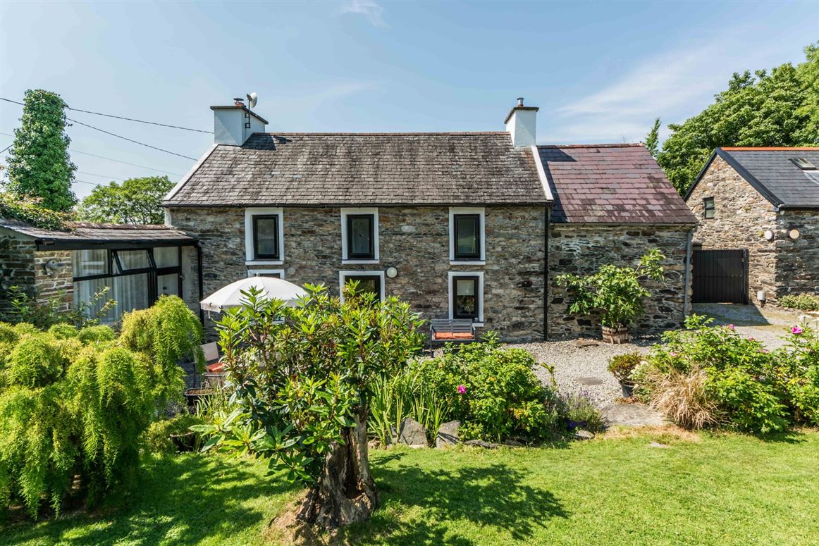 Restored Farmhouse For Sale: Lazy Acre, Shandrum Beg, Bantry, Co. Cork