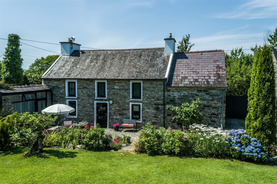 Restored Farmhouse For Sale: Lazy Acre, Shandrum Beg, Bantry, Co. Cork