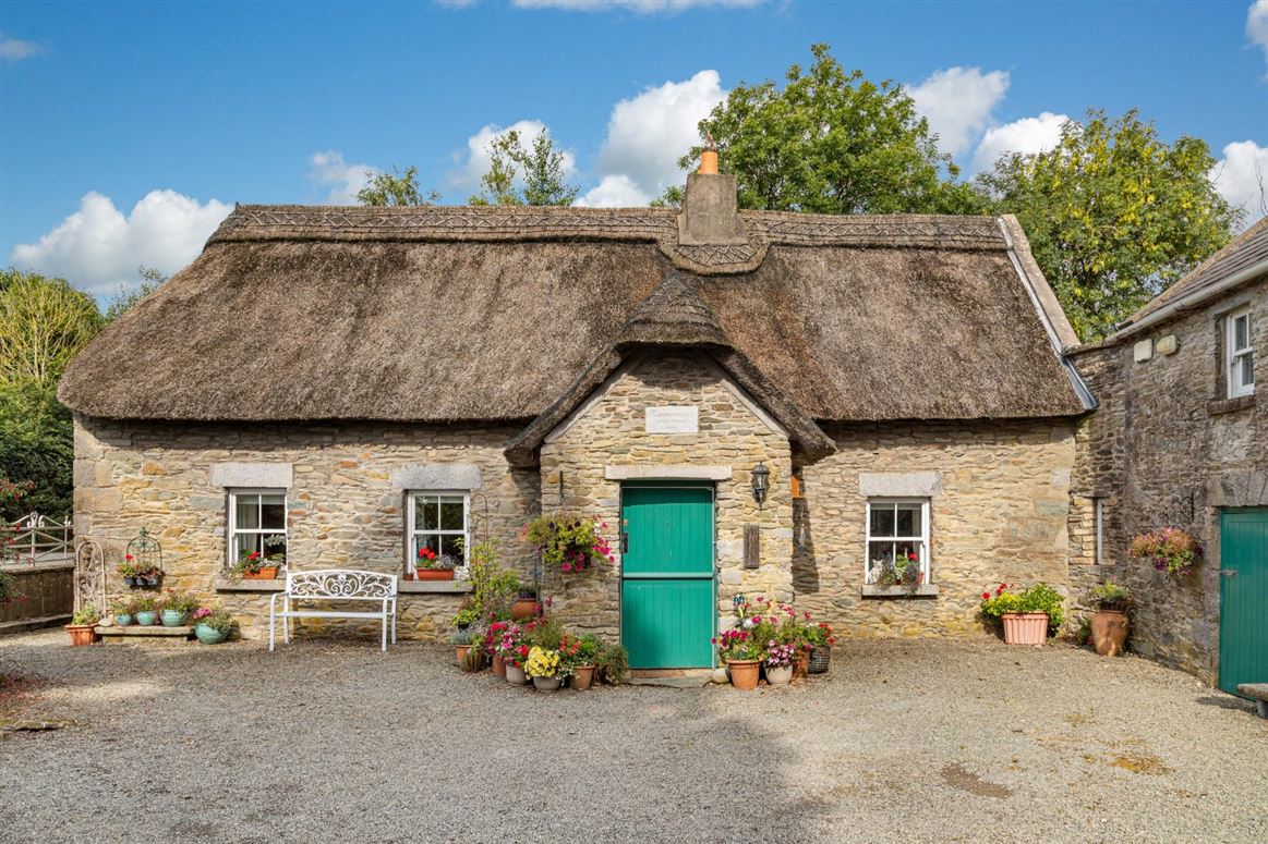 Thatched Cottage For Sale: Tearmann, Castlekieran, Carnaross, Co. Meath