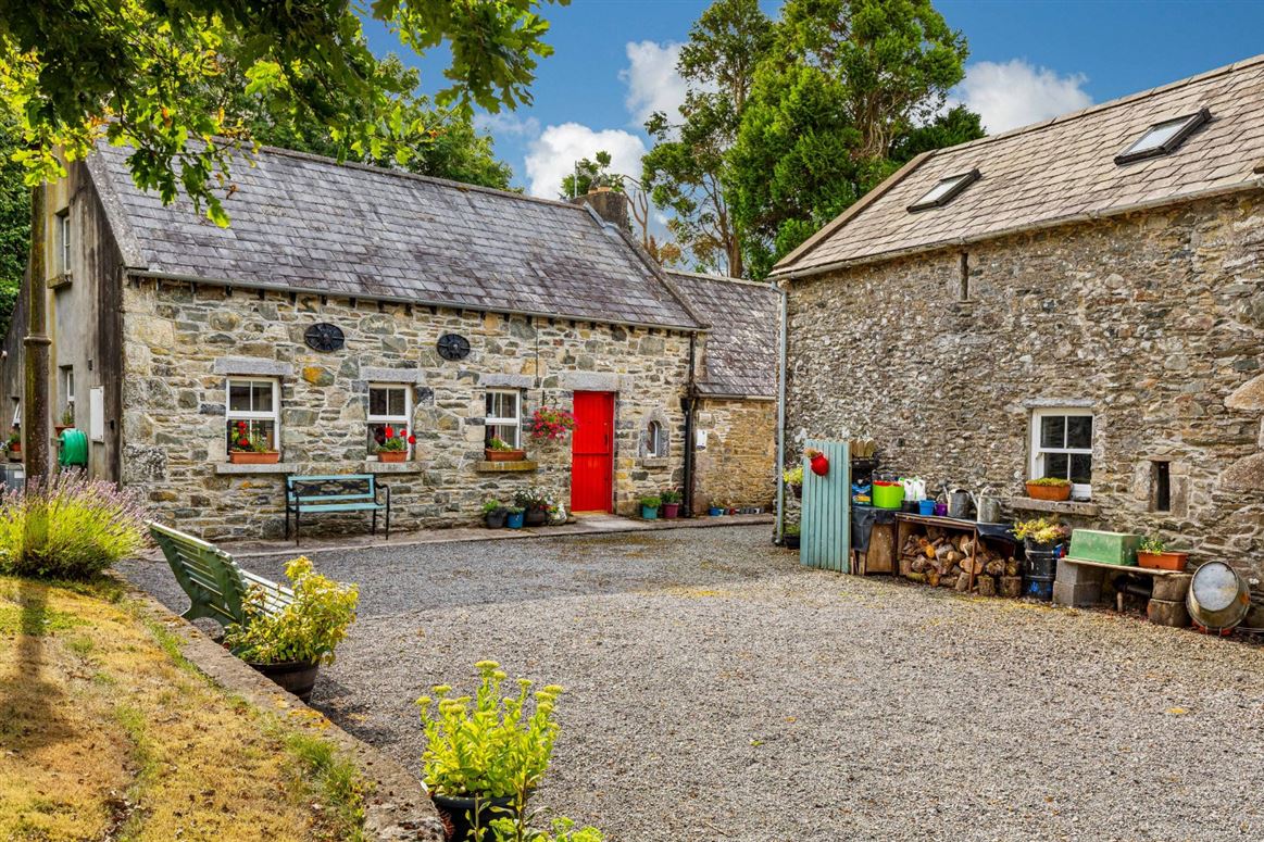 Thatched Cottage For Sale: Tearmann, Castlekieran, Carnaross, Co. Meath