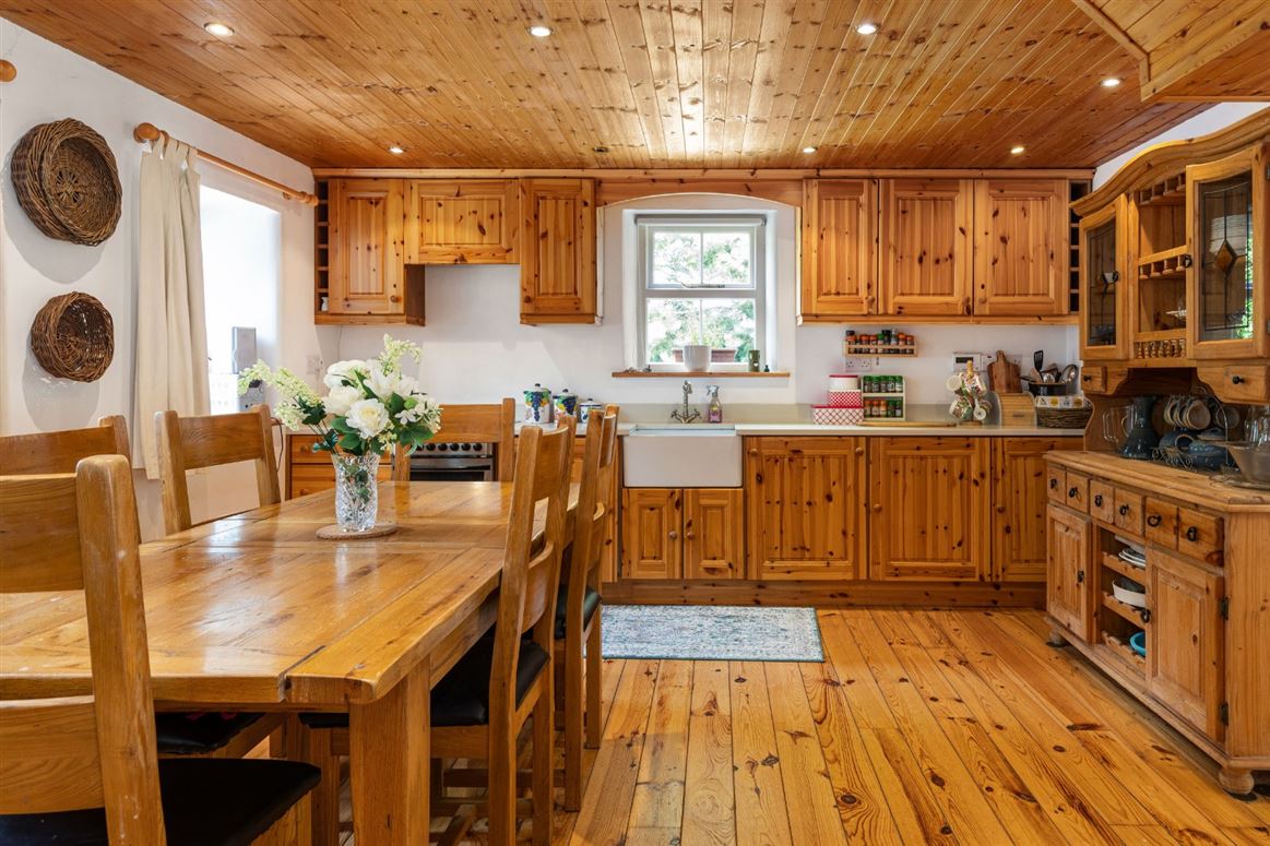 Thatched Cottage For Sale: Tearmann, Castlekieran, Carnaross, Co. Meath