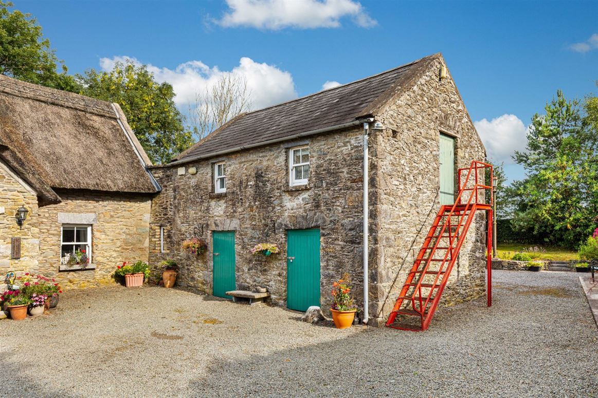 Thatched Cottage For Sale: Tearmann, Castlekieran, Carnaross, Co. Meath
